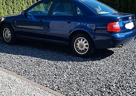Audi A4 1.6