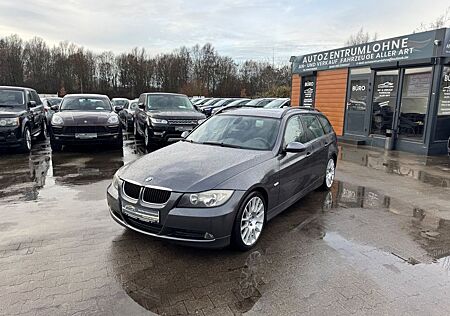 BMW 320i /NAVI/KLIMA/PANORAMADACH