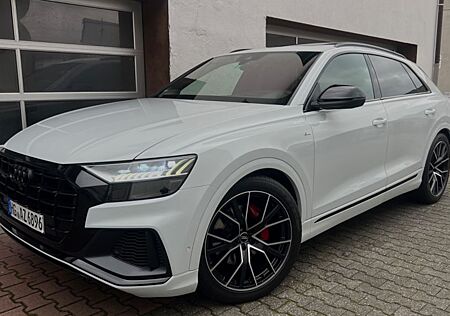 Audi Q8 Q83xS Line Pano Soft Matrix Ambiente 360Kam 22