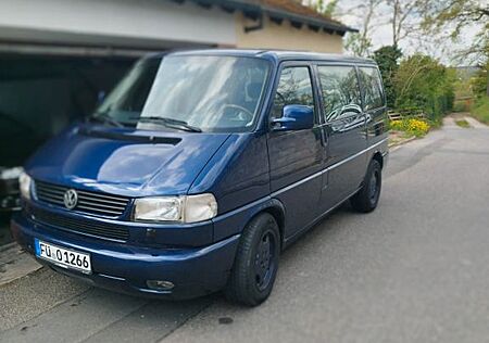 VW T4 Caravelle Volkswagen / Motor mit 93tkm