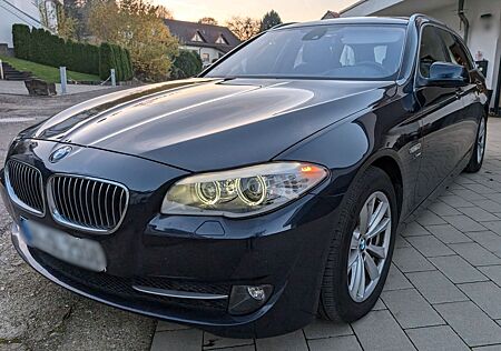 BMW 525d xDrive Touring - Headup, Xenon-Kurvenlicht,