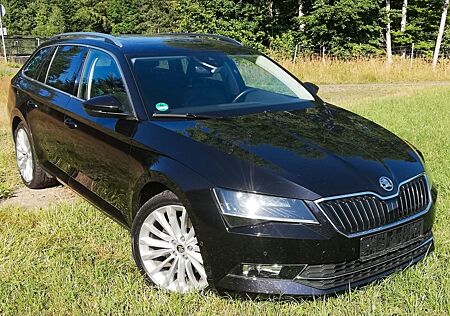 Skoda Superb 2.0 TSI DSG 4x4 Style Combi Style