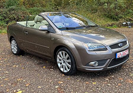 Ford Focus Cabrio Titanium /Top Zustand / TÜV 04.2027