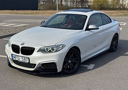 BMW M235i Coupé RWD