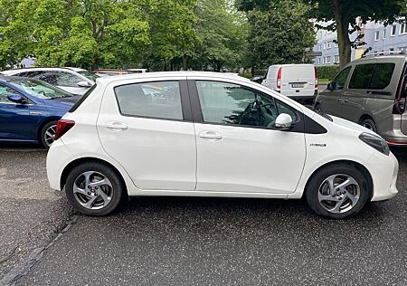 Toyota Yaris Hybrid Comfort sehr gut gepflegt