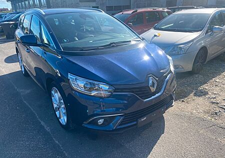 Renault Grand Scenic BLUE dCi 120 Bose Edition