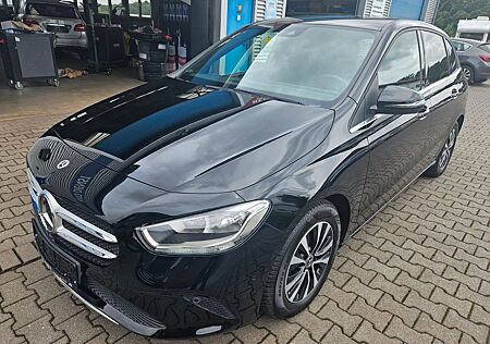 Mercedes-Benz B 180 Tempomat Navi R-Kamera T-Leder PDC SHZ