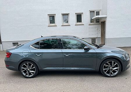 Skoda Superb 2.0 TDI DSG Style Style