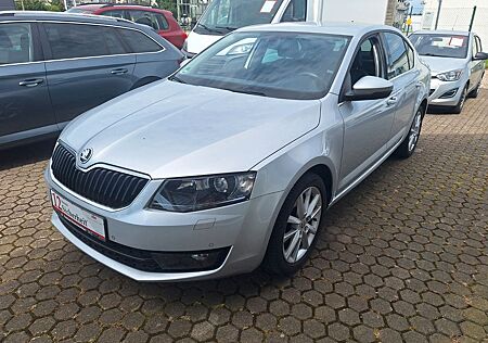 Skoda Octavia Lim. Style DSG LEDER NAVI 1-HAND