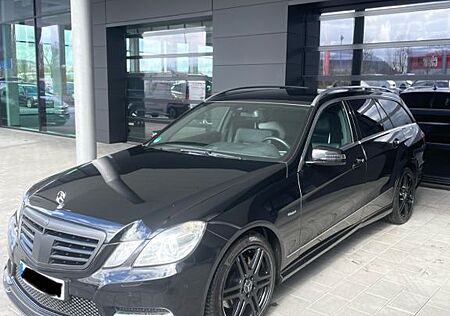 Mercedes-Benz E 220 CDI T BlueEFFICIENCY -