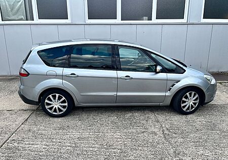 Ford S-Max 2,0 TDCi Titanium + 7 SITZER + AHK + SHZ