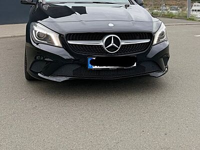 Mercedes-Benz CLA 180 -