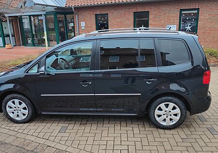 VW Touran Volkswagen 1.6 TDI Highline BlueMotion Technolog...
