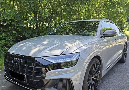 Audi Q8 SQ8 Vollausstattung, TOP GEPFLEGT