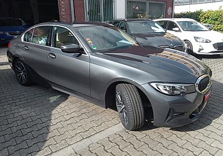 BMW 318 i Sport Line LEDER live cockp - 355