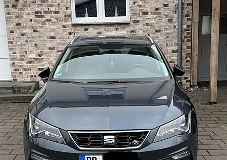 Seat Leon ST 2.0 TSI 140kW FR DSG FR Panorama SHZ LED