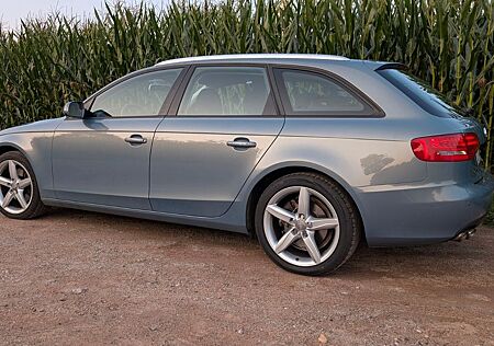 Audi A4 1.8 TFSI 105TKM AT-Motor