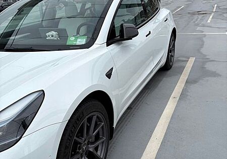 Tesla Model 3 Hinterradantrieb RWD RWD
