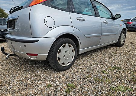 Ford Focus 2,0 Viva Ghia X Automatik AHK
