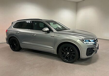 VW Touareg Volkswagen 3X R-Line 4M*HeadUP/Virtual/Pano/StandHZ