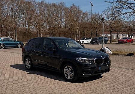 BMW X3 xDrive30i Tüv Neu-Pano-HarmanKardon-8 Fach