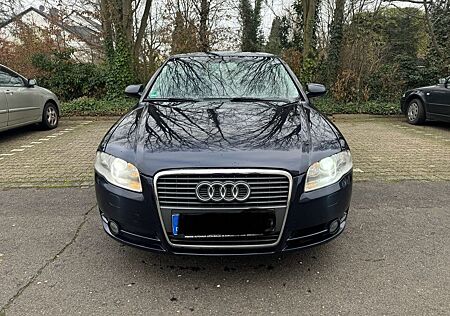 Audi A4 2.0 TDI (DPF) - Lederausstattung/Navigation