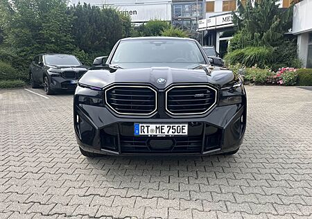 BMW XM 50e Gestiksteuerung B&W Surround DAB PDC
