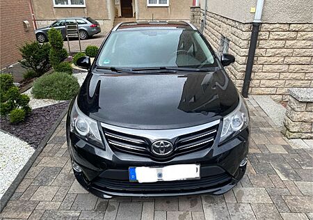 Toyota Avensis TÜV neu 08/27 AHK