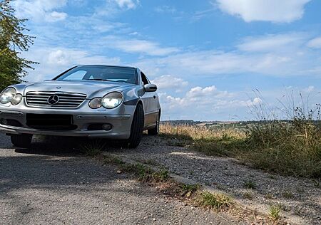 Mercedes-Benz C 230