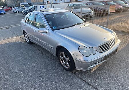 Mercedes-Benz C 180 AVANTGARDE