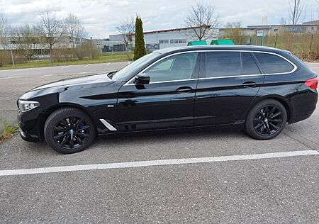 BMW 530i Touring A - Sport Line.