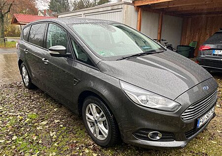 Ford S-Max 7 Sitzer, mit Garantie; CarPlay, Metallic