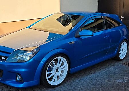 Opel Astra OPC