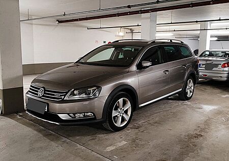 VW Passat Alltrack Volkswagen 2.0 TDI Alltrack BlueMotion ...