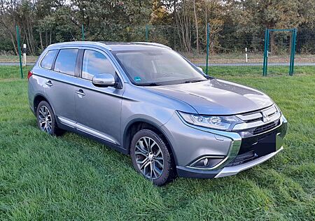 Mitsubishi Outlander 2.2 DI-D 4WD Automatik SUV-Star+ S...