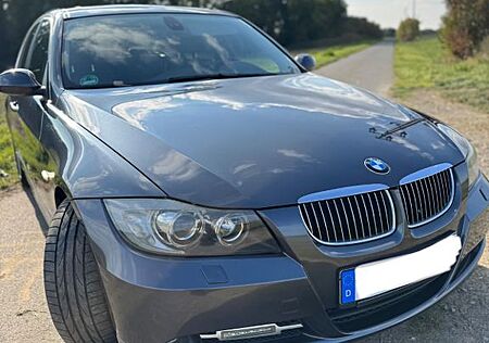 BMW 325i -