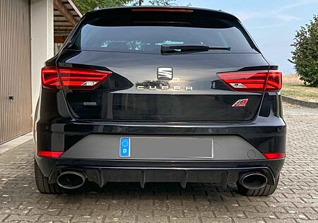 Seat Leon ST 4Drive DSG CUPRA 300 mit Klappenauspuff