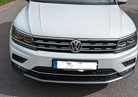 VW Tiguan Volkswagen Highline 2.0 TDI DSG Navi LED Pano STDH