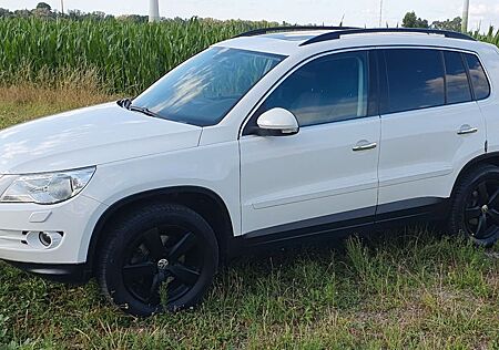 VW Tiguan Volkswagen 2.0 TDI Automatik 4MOTION Track & Fie...