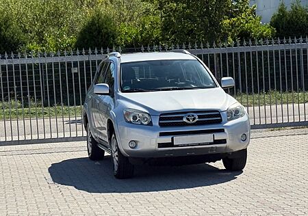 Toyota RAV 4 2.2 D-CAT Sol 4x4/TEMP.AHK/MFL/2.HAND