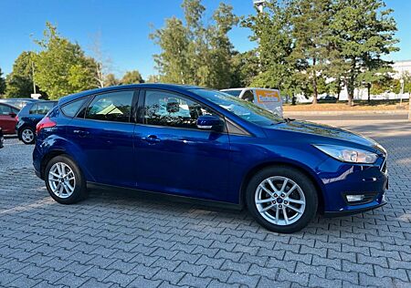 Ford Focus 1,0 EcoBoost Trend * 1. Hand *