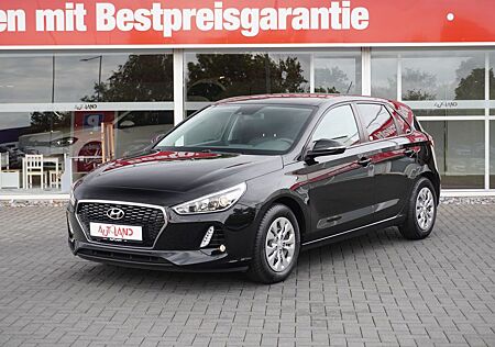 Hyundai i30 1.4 Select Klima PDC Spurhalte Tempomat USB