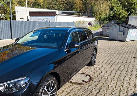 Mercedes-Benz E 300 de T Autom. -