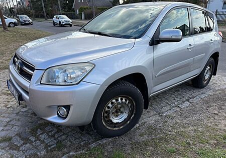 Toyota RAV 4 4x4 Standheizung AHK Klima Tüv neu 8fach