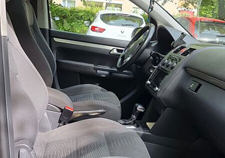 VW Touran Volkswagen 2.0 TDI DSG DPF Highline Highline