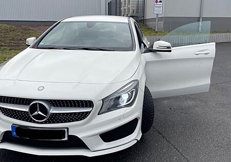 Mercedes-Benz CLA 180 AMG Line AMG Line