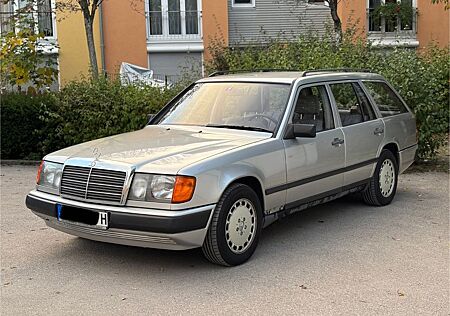 Mercedes-Benz E 250 250 TD mit H-Kennzeichen