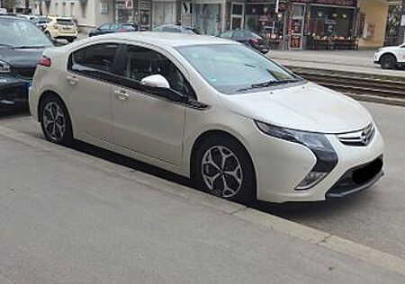 Opel Ampera - -