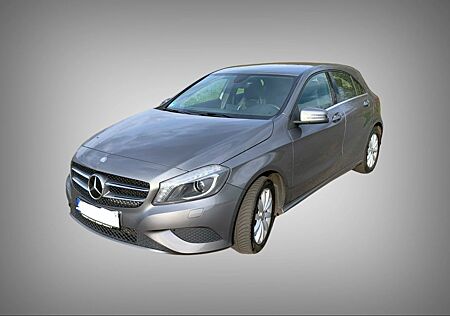 Mercedes-Benz A 180 BlueEFFICIENCY Style*Teilleder*Sportsitze