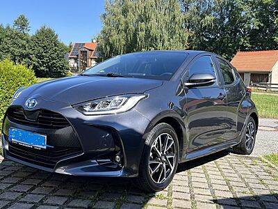 Toyota Yaris 1.5 Hybrid -- Team Deutschland  --
